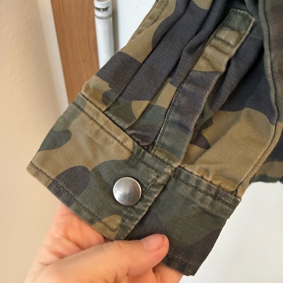 Rubbish Medium Cargo Camouflage Utility Jacket - Picture 4 of 10